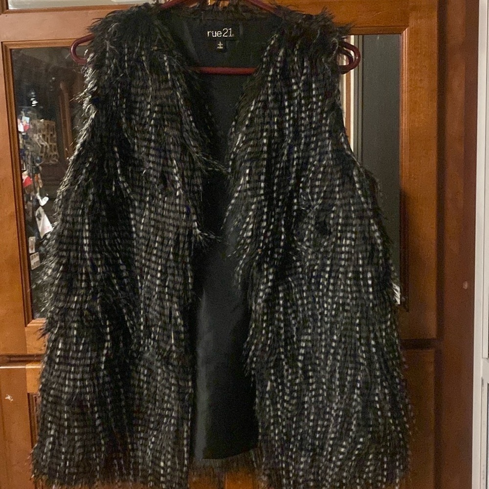 Rue21 Cozy Faux Fur Vest Fall Spring Academia